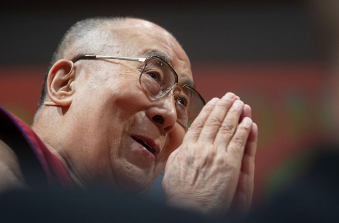 Dalai Lama liegt im Krankenhaus