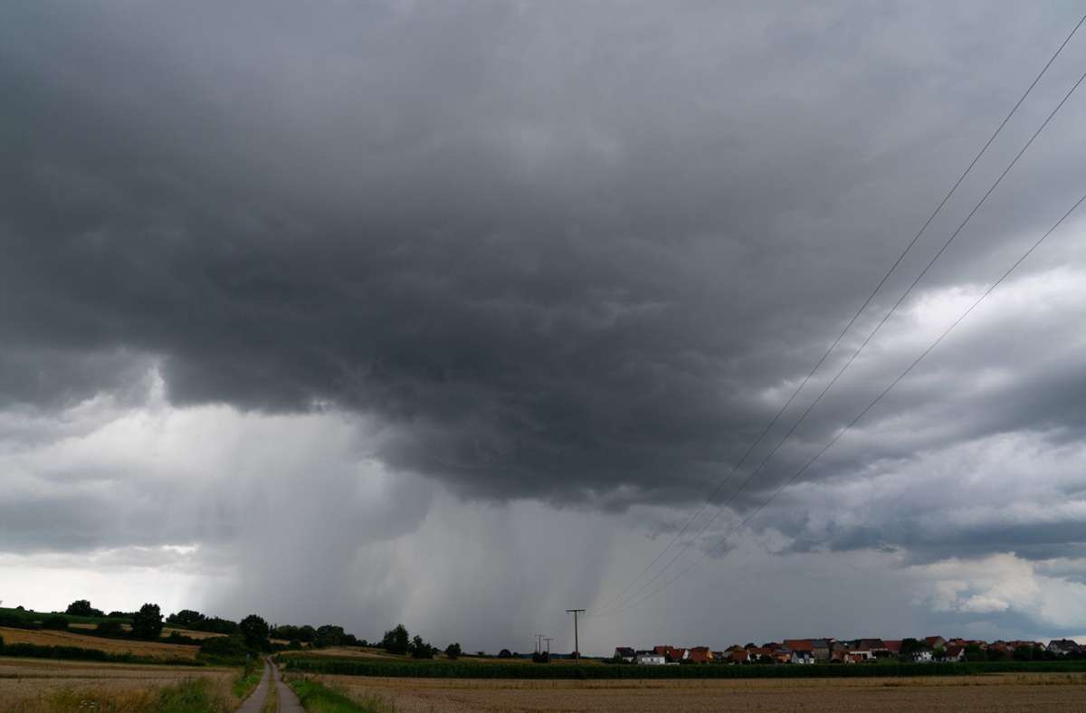 Dunkle Gewitterwolken in Oberfranken Foto: dpa/Nicolas Armer