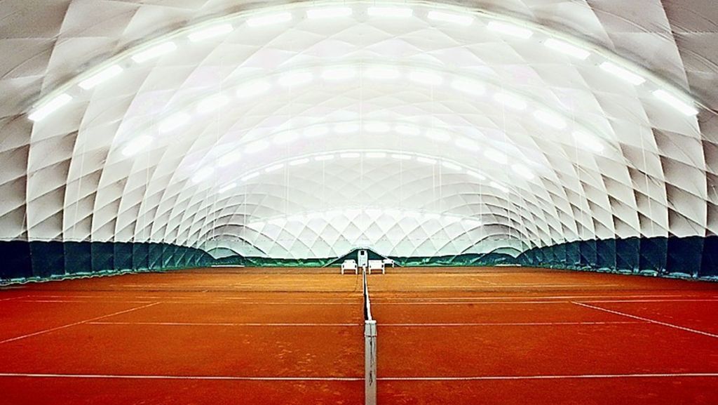 Stuttgart-Degerloch: Traglufthalle ermöglicht  Tennisspiel im Winter