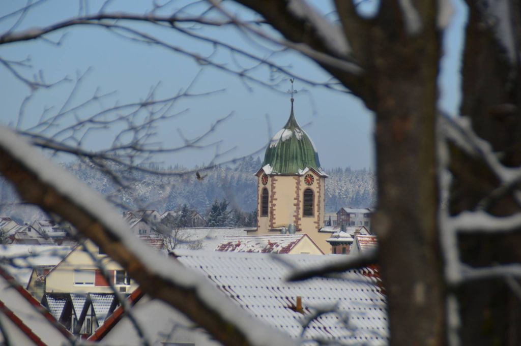 Der Blick auf den Malmsheimer Kirchturm