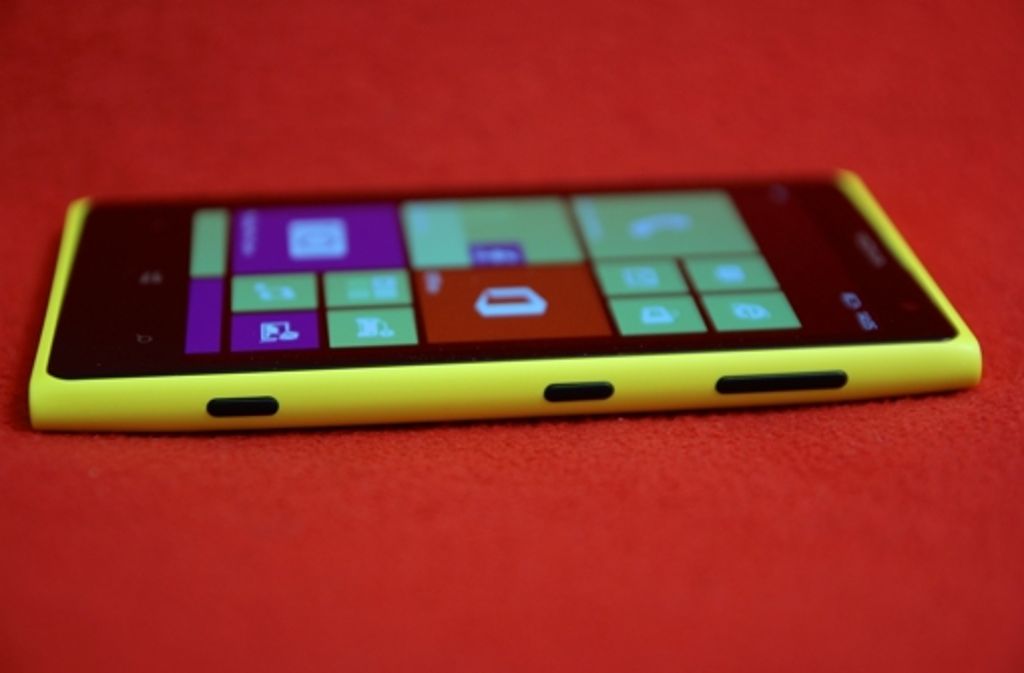 Das neue Nokia Lumia 1020 besitzt einen 41-Megapixel-Kamerasensor und wird zusammen mit dem Camera Grip zur Digitalkamera.