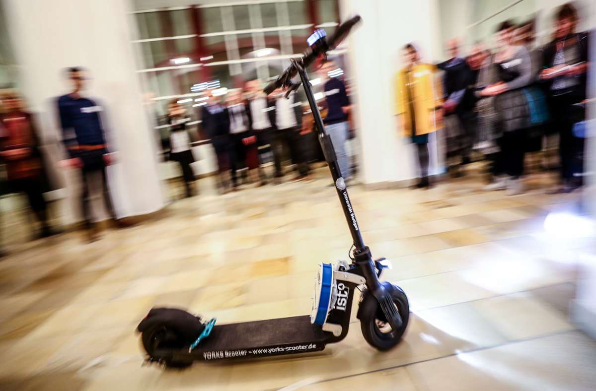 Der Prototyp des selbstfahrenden E-Scooters hat im Dezember 2019 Furore gemacht. Wann er für den Campus-Einsatz fit ist, ist unklar. Foto: Lichtgut/Christoph Schmidt