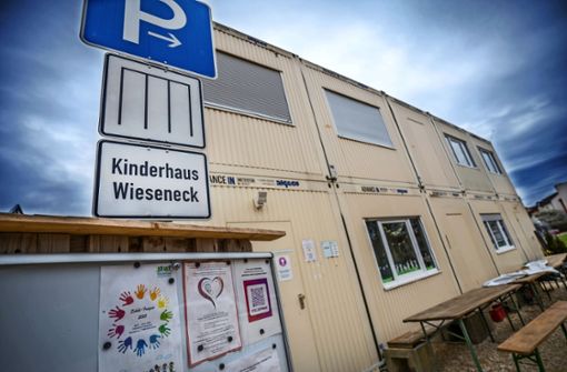 In den Containern des Kinderhauses Wieseneck in Jebenhausen werden Hortkinder betreut.  Für sie soll es künftig einen verbindlichen Platz  für nur ein Schuljahr geben. Foto: Giacinto Carlucci​