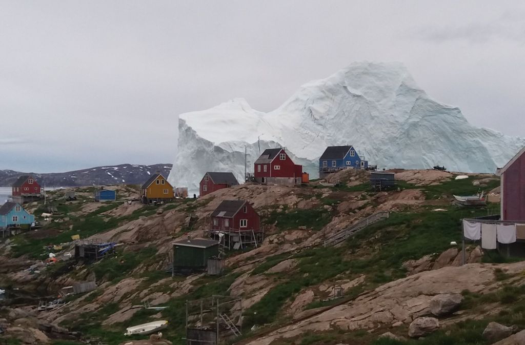 Die Behörden befürchten, dass der Eisberg kalben könnte...