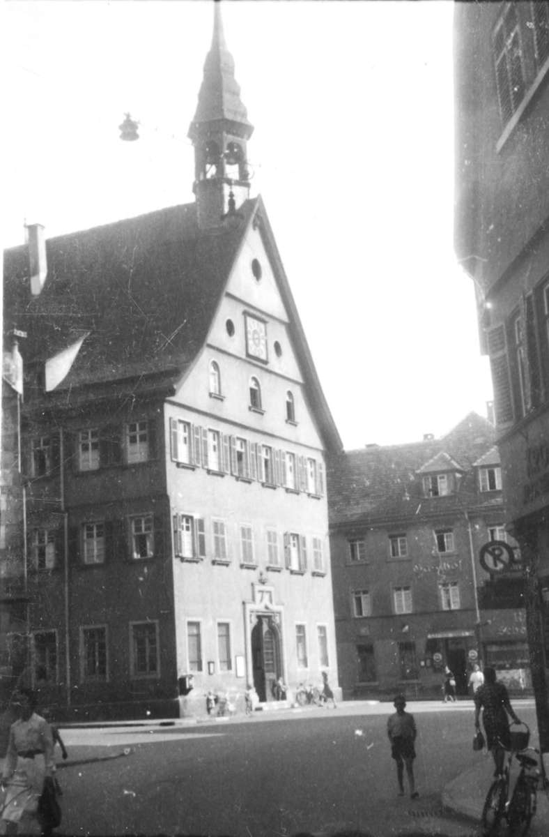 So sah das Cannstatter Rathaus 1942 aus.