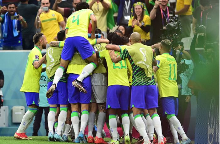 Brasilien startet Titelmission mit Erfolg