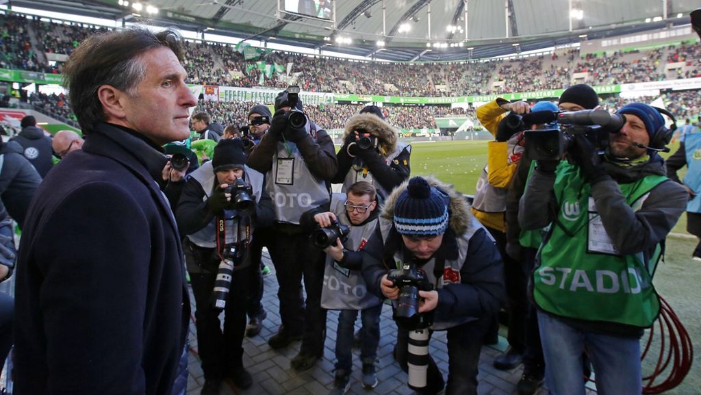 VfL Wolfsburg: Fans verspotten Labbadia und vermissen Gomez