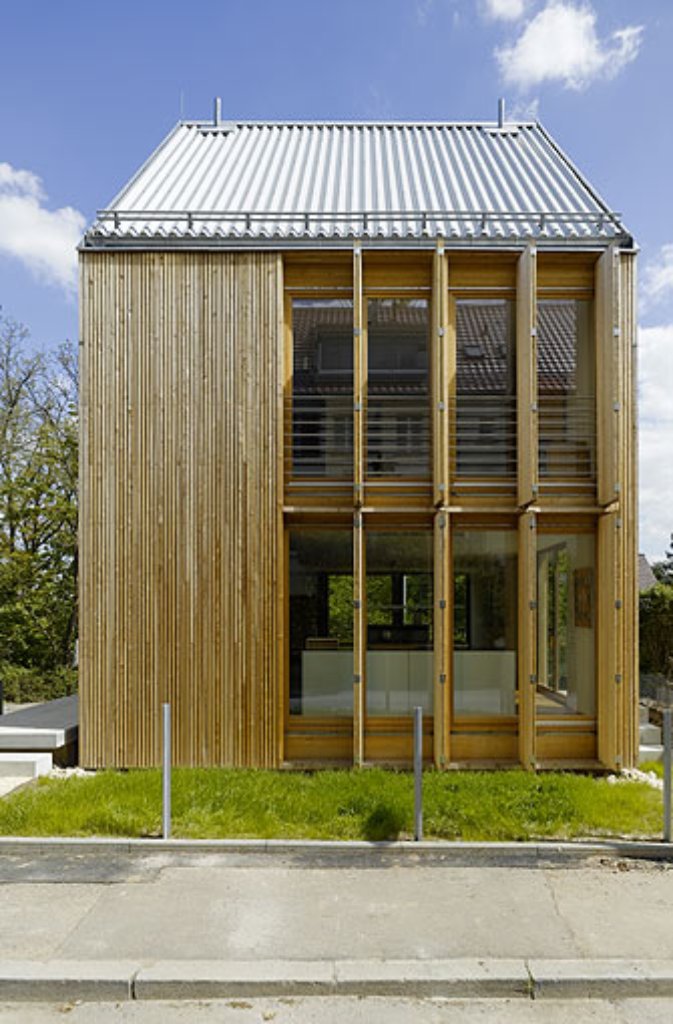 Holzhaus im Viergiebelweg in Stuttgart-NordArchitekt: Schlude ArchitektenFertiggestellt: 2007