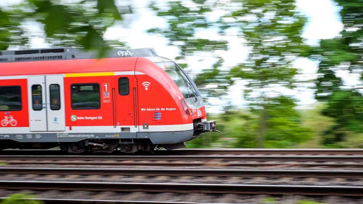 Gespräche mit der Bahn geplant: Region Stuttgart prüft  Ökostrom für S-Bahn