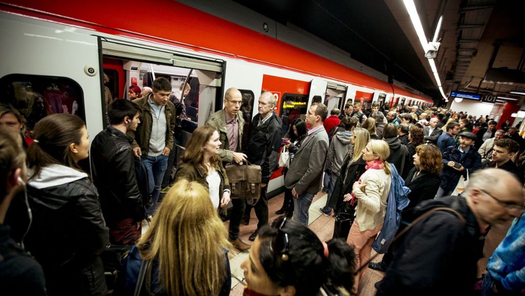 VVS-Bilanz in der Region Stuttgart: Busse und Bahnen fahren  erneut Rekord ein