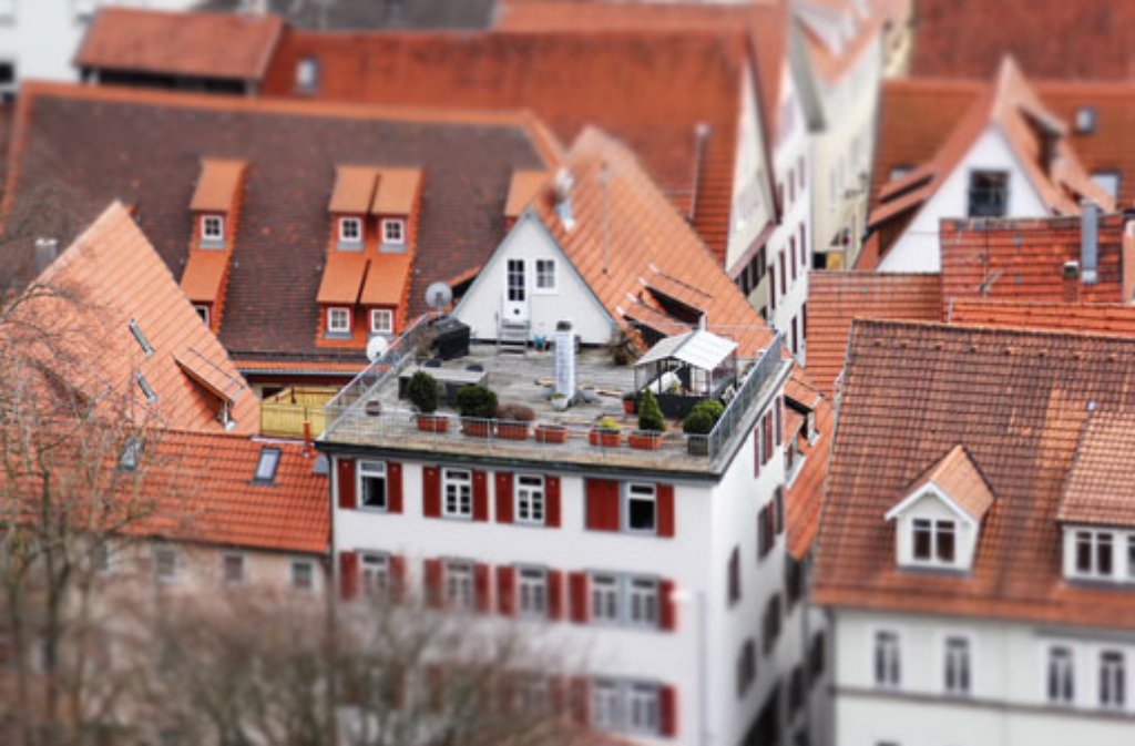 Solch ein sonniges Plätzchen wünscht sich jeder. Über den Dächern von Esslingens Altstadt lässt sich der Frühling genießen.
