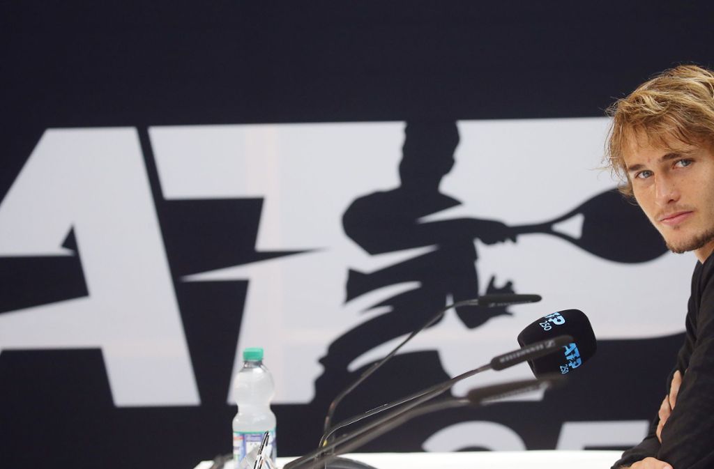 Präsentierte sich bei der Pressekonferenz in bester Stimmung: ATP-Weltmeister Alexander Zverev.
