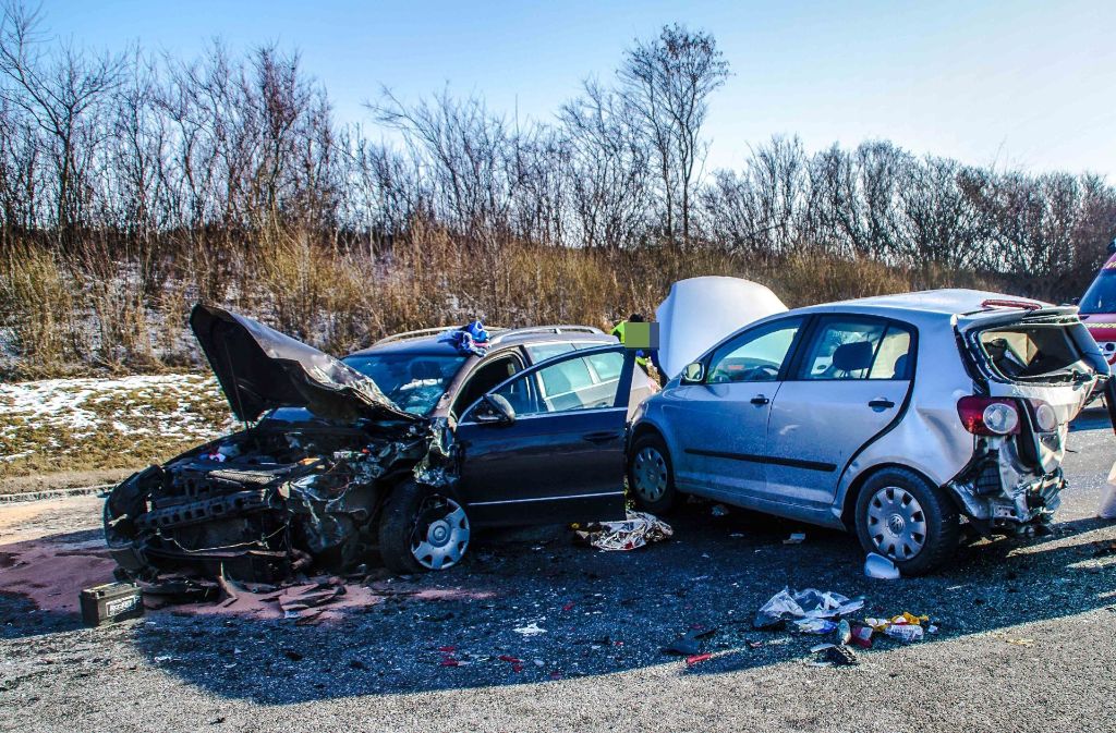 Insgesamt zwölf Fahrzeuge waren bei dem Unfall auf der A81 zwischen Rottenburg und Herrenberg beteiligt.
