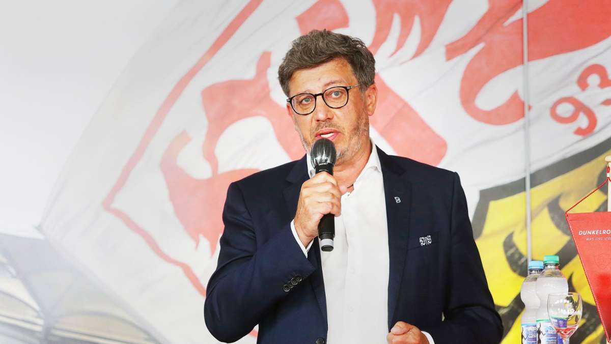  Der Wahlkampf um die Präsidentschaft beim VfB Stuttgart läuft im Hintergrund. Im Interview spricht der Amtsinhaber Claus Vogt über seine Projekte, seinen Herausforderer – und den großen Nachbarn. 