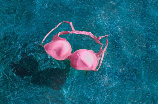 In den  Schwimmbädern von Freudenstadt müssen Frauen weiterhin ihr Bikini-Oberteil tragen. Foto: Imago//Sascha Steinach