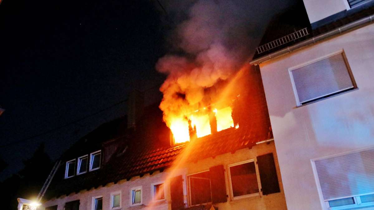 Brand in Burgstetten: Flammen schlagen aus Wohnung