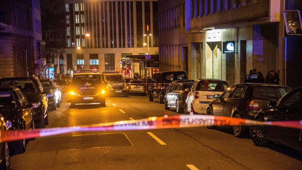 Schüsse auf offener Straße in Stuttgart: Geschäftsmann vor Lokal niedergeschossen