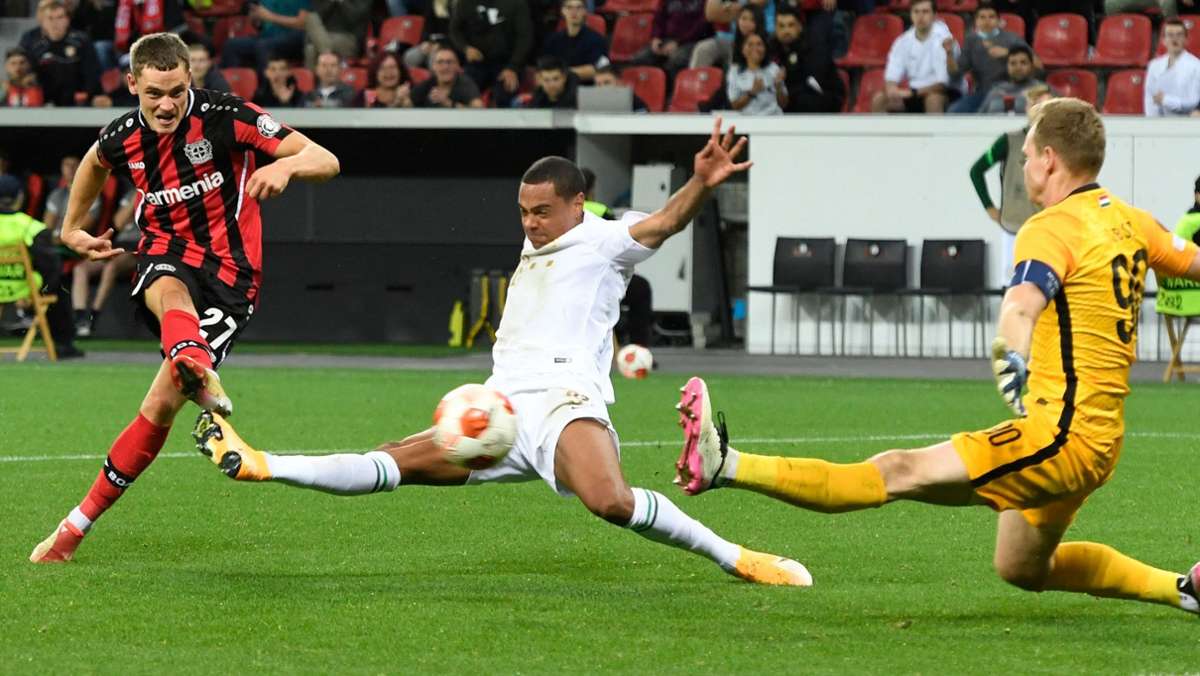  Bayer Leverkusen hat in der Europa League zum Auftakt einen Sieg gefeiert. Florian Wirtz sicherte der Werkself einen hart umkämpften 2:1-Erfolg gegen Budapest. 