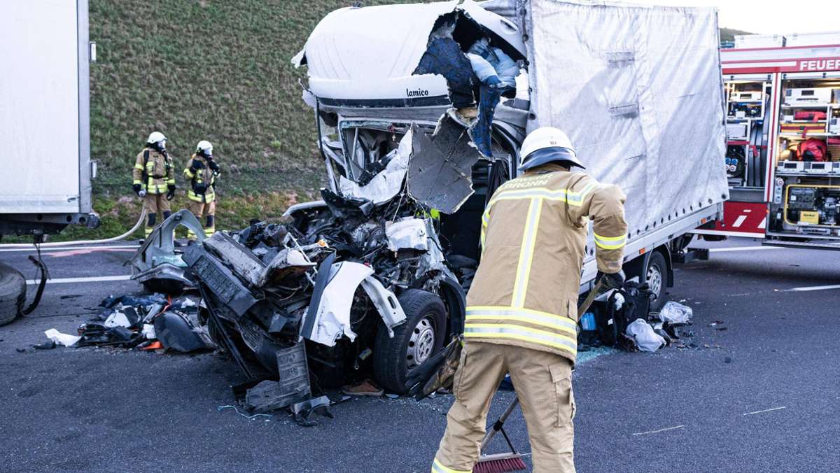 A6 bei Heilbronn: 39-Jähriger stirbt bei Auffahrunfall