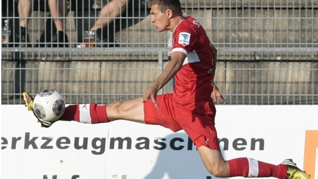  Daniel Schwaab hat sich mit dem VfB Stuttgart viel vorgenommen. Heute erwartet der Fußballprofi mit Bayer Leverkusen gleich seinen Ex-Club und spricht zuvor über seine neue Rolle und die alten Kollegen. 