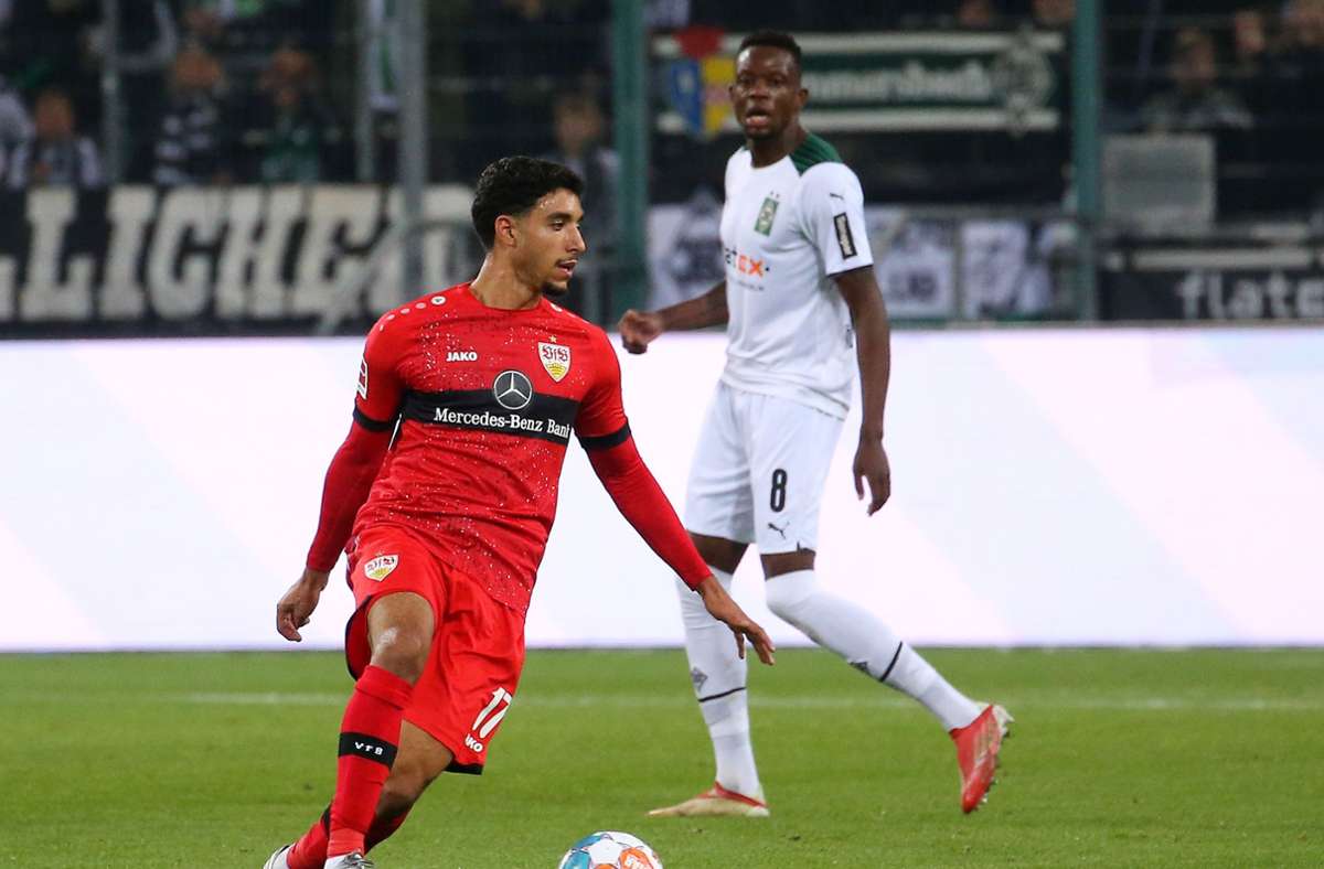 Der vom VfL Wolfsburg ausgeliehene Angreifer Omar Marmoush muste zuletzt wegen eines Schlages auf die Syndesmose auch beim Spiel in Augsburg passen. Am Dienstag konnte er noch nicht wieder mit dem Team trainieren, ein Einsatz gegen Bielefeld am Samstag aber ist immerhin nicht ausgeschlossen.