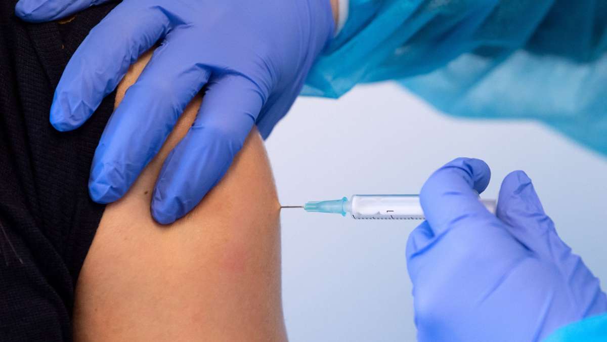 Newsblog zum Coronavirus: Lauterbach fordert Risikogruppen zur vierten Impfung auf
