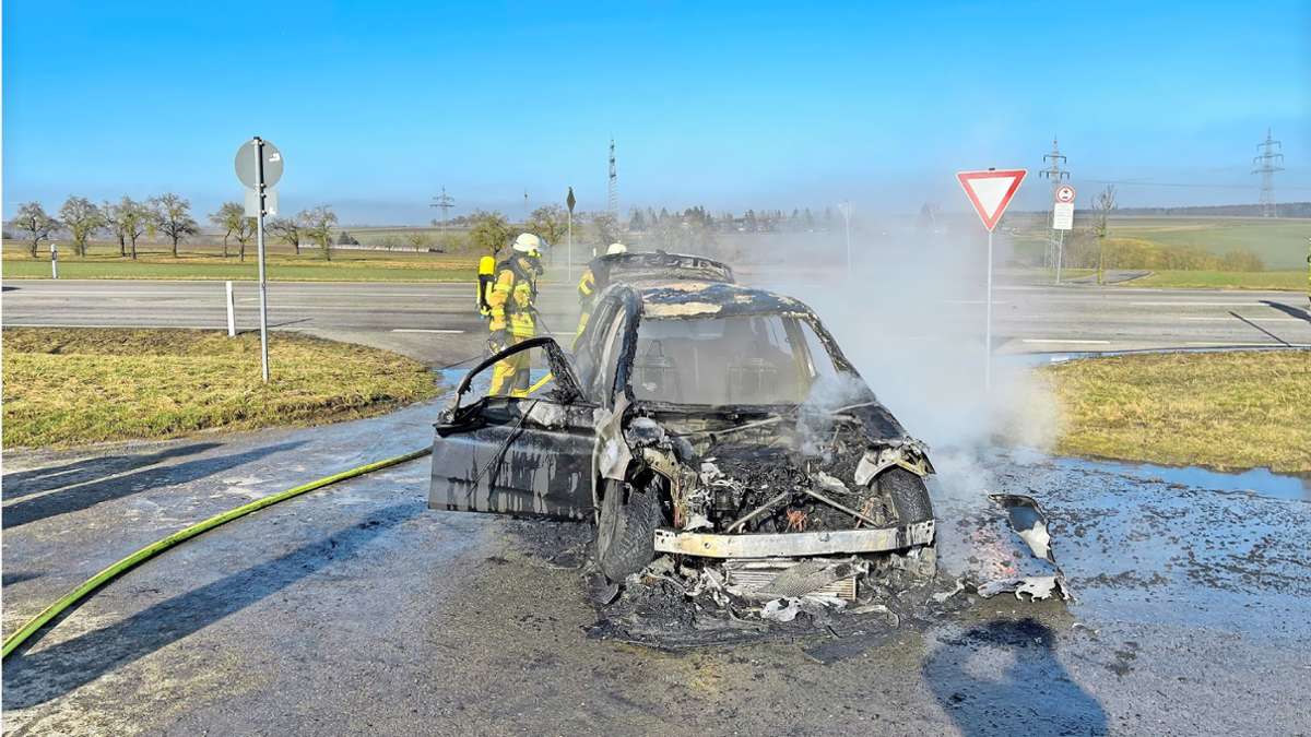 Herrenberg – Kuppingen: BMW fängt bei Probefahrt Feuer und brennt aus