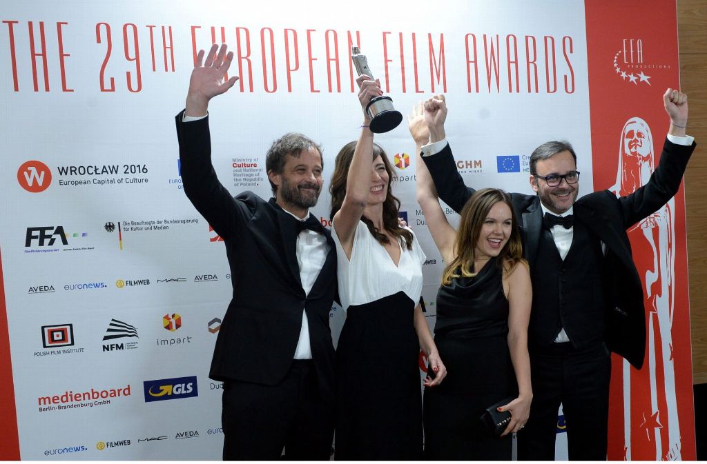 Die Filmmacher von „My name is zucchini“ bekamen die Auszeichnung für den Europäischen Animationsfilm des Jahres. Von links: Regisseur Claude Barras und Produzentin Pauline Gygax, Kate Merkt und Michel Merkt.