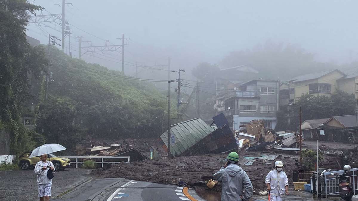 Japan: Gewaltige Schlammlawine zerstört Häuser  - Mehrere Vermisste
