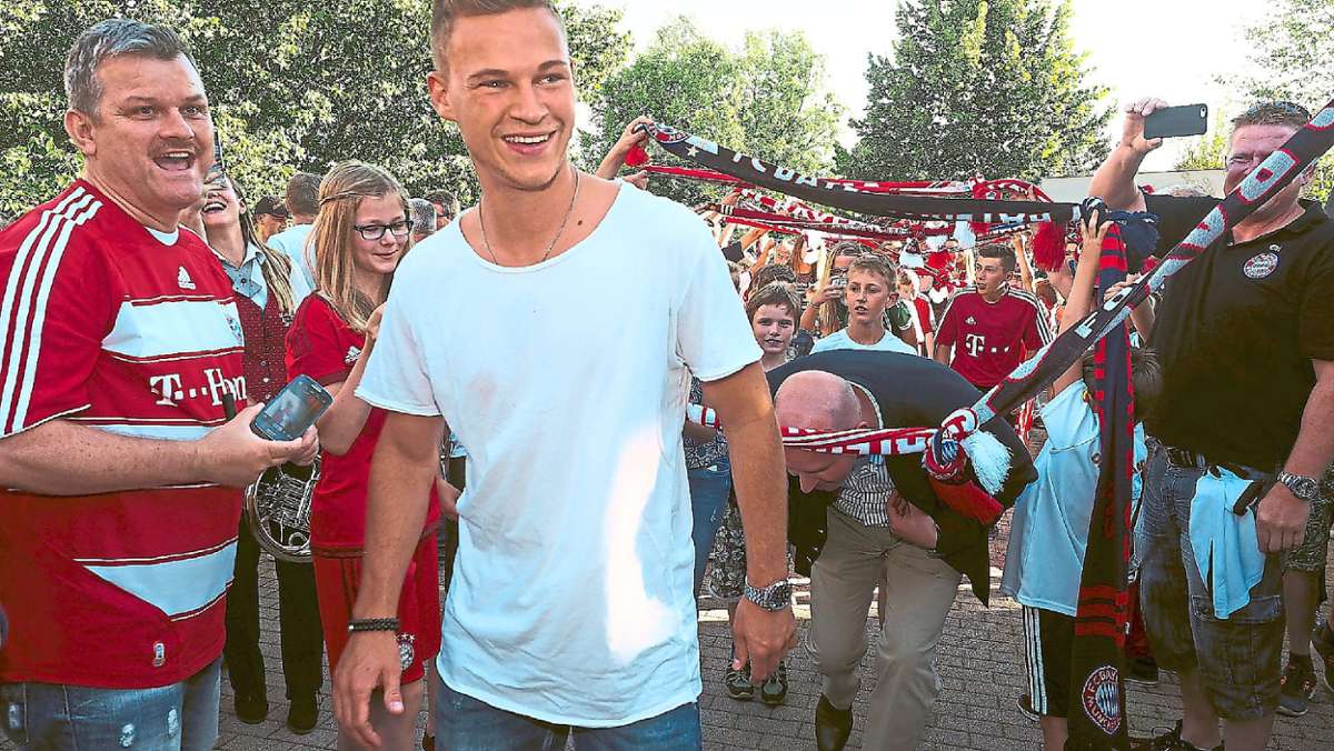 Es war die Nachricht des Wochenendes. Nach dem Bundesligaspiel der Bayern am Samstag bestätigte Joshua Kimmich, dass er noch nicht gegen Corona geimpft sei. Wir haben in seinem Heimatort Bösingen und dem Landkreis nachgefragt, wie diese Nachricht aufgenommen wurde.