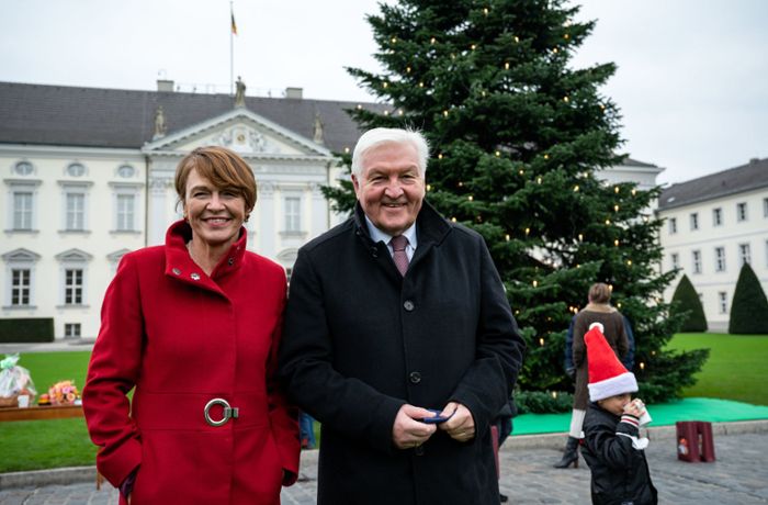 Bundespräsident entzündet Lichter am Weihnachtsbaum