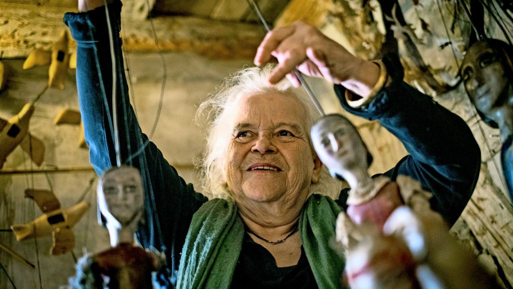 Theater am Faden feiert Jubiläum: Frau Brehme lässt die Puppen tanzen
