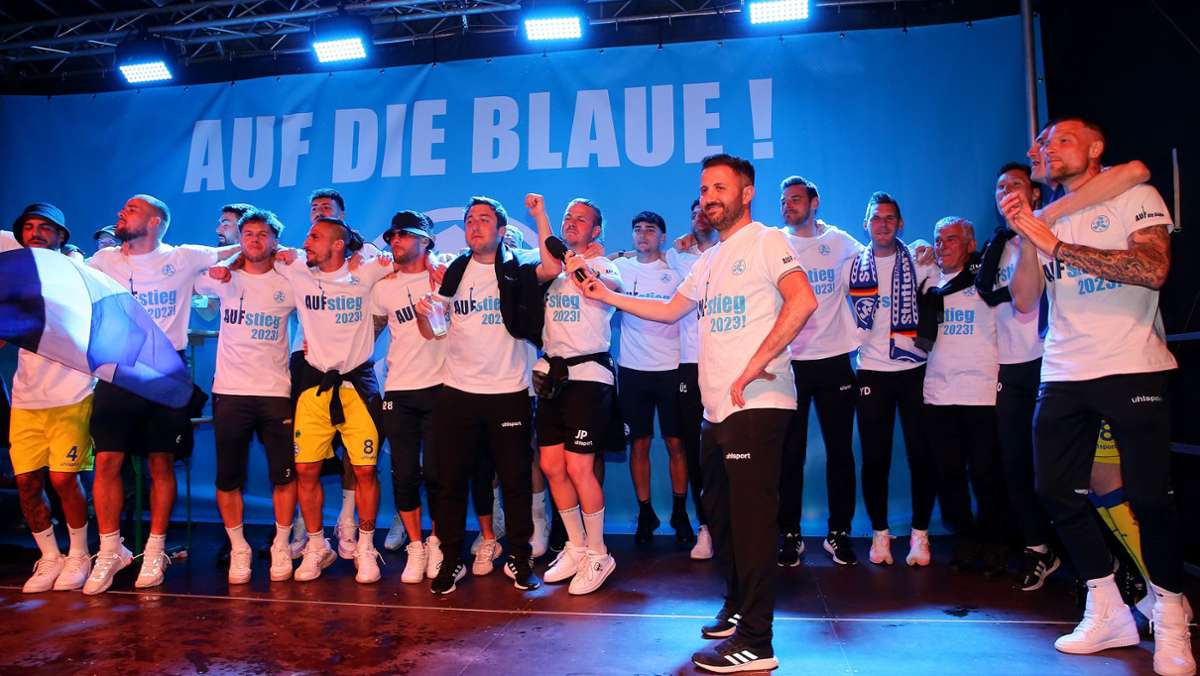 Stuttgarter Kickers: Das sind die emotionalsten  Bilder der Aufstiegsparty