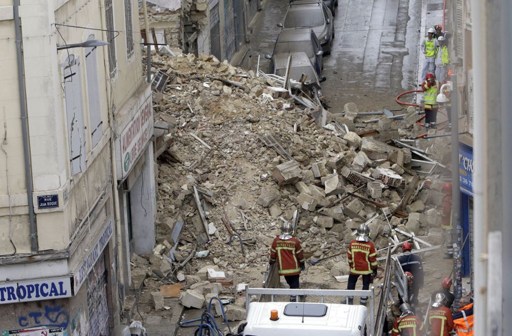 Ein Bild der Zerstörung bietet sich den Rettungskräften in Marseille.