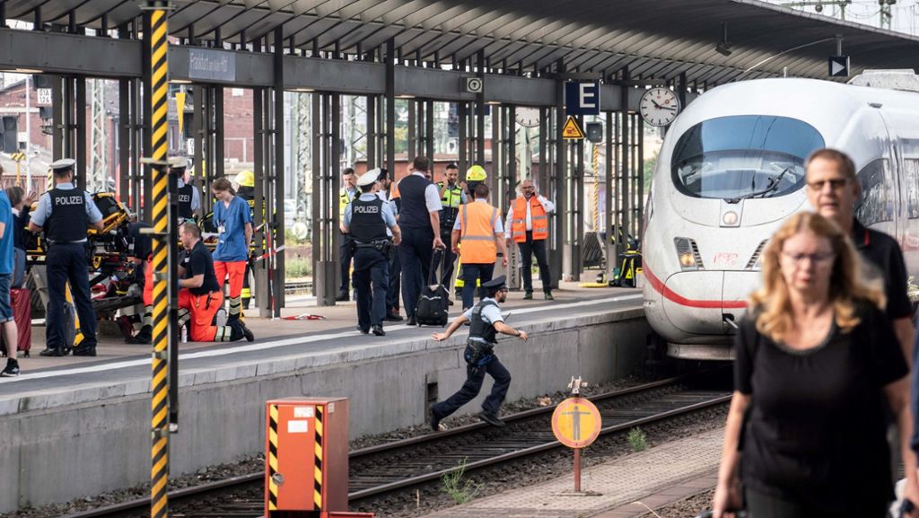 Tödlicher Stoß am Frankfurter Hauptbahnhof: Mutmaßlicher Täter seit mehreren Tagen gesucht