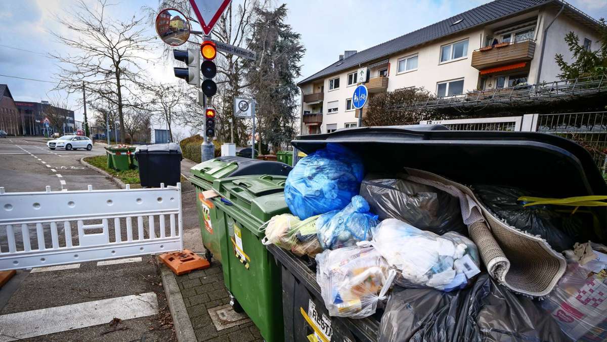  Die Technischen Dienste Ludwigsburg machen den Job der Entsorger mit, um Abfallberge abzubauen. Die Rattengefahr ist unterdessen noch nicht groß – was sich ändern könnte. 
