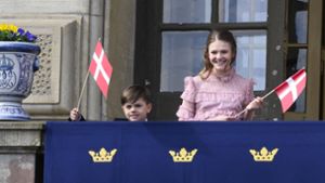 Königin Mary und König Frederik in Schweden: Prinzessin Estelle ist schon beinahe so groß wie ihre Mutter