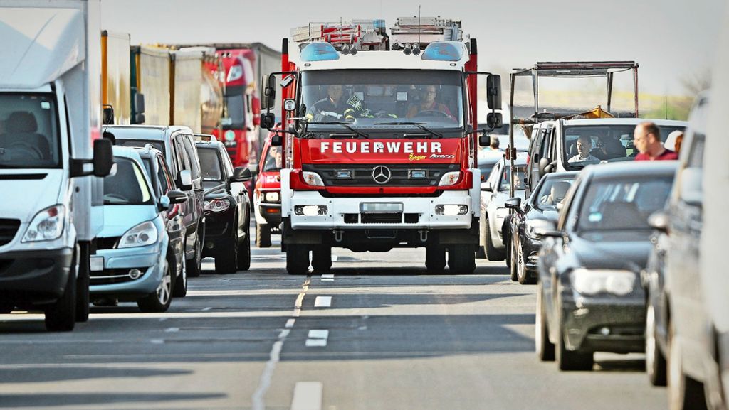 Autobahnen in Baden-Württemberg: Strobl startet Kampagne für Rettungsgasse
