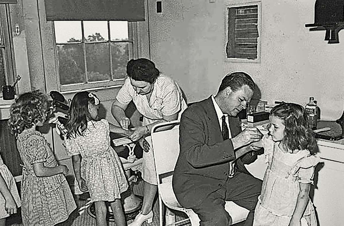 Vorschüler im US-Bundesstaat Virginia werden 1946 gegen Pocken geimpft.