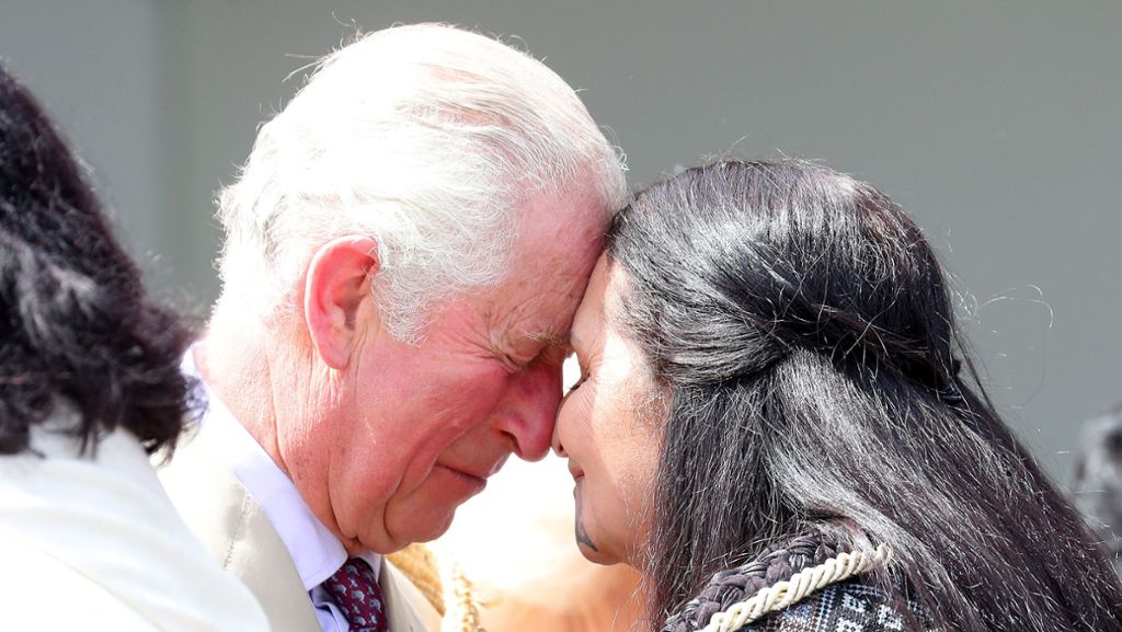  Prinz Charles und seine Ehefrau Camilla befinden auf einer zweiwöchigen Reise durch Neuseeland. Dort haben sie jetzt Station in der Christchurch und einem Zentrum für Ureinwohner gemacht – ihre Reise in Bildern. 