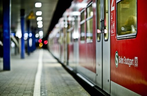S-Bahn-Chaos in Stuttgart: eine gerissene Oberleitung legt die Linien lahm. Foto: Leif Piechowski