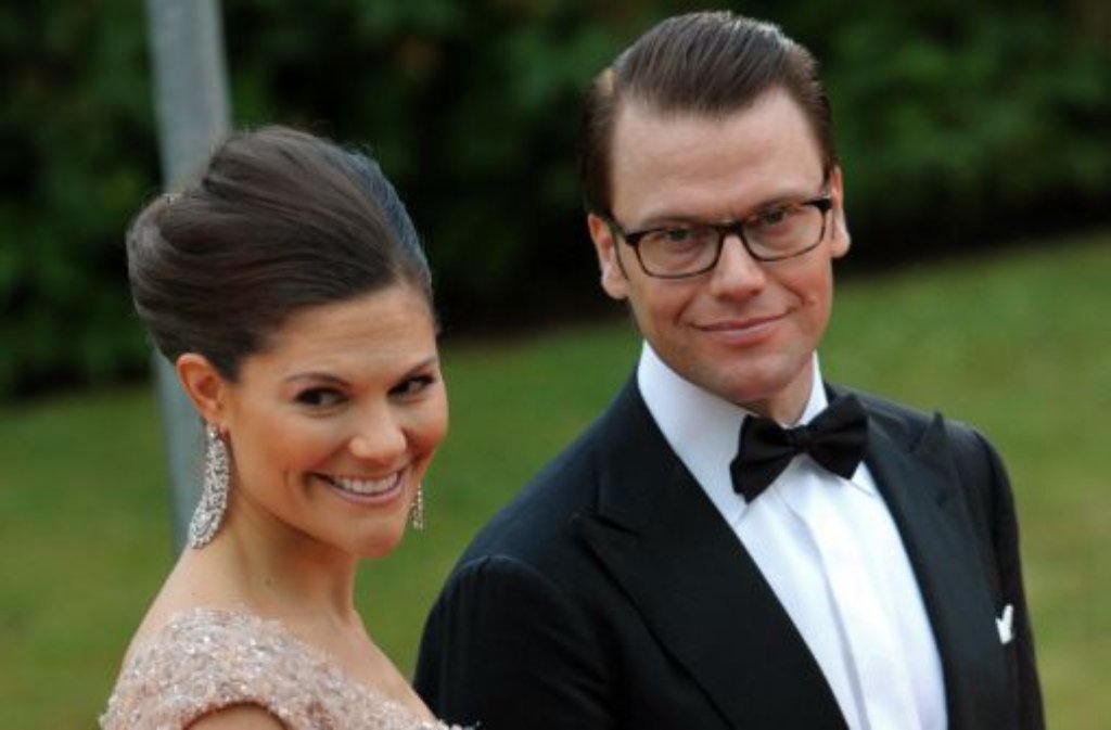 Sie sind das Glamourpaar der schwedischen Monarchie - Kronprinzessin Victoria und ihr Ehemann, Prinz Daniel. Foto: dpa