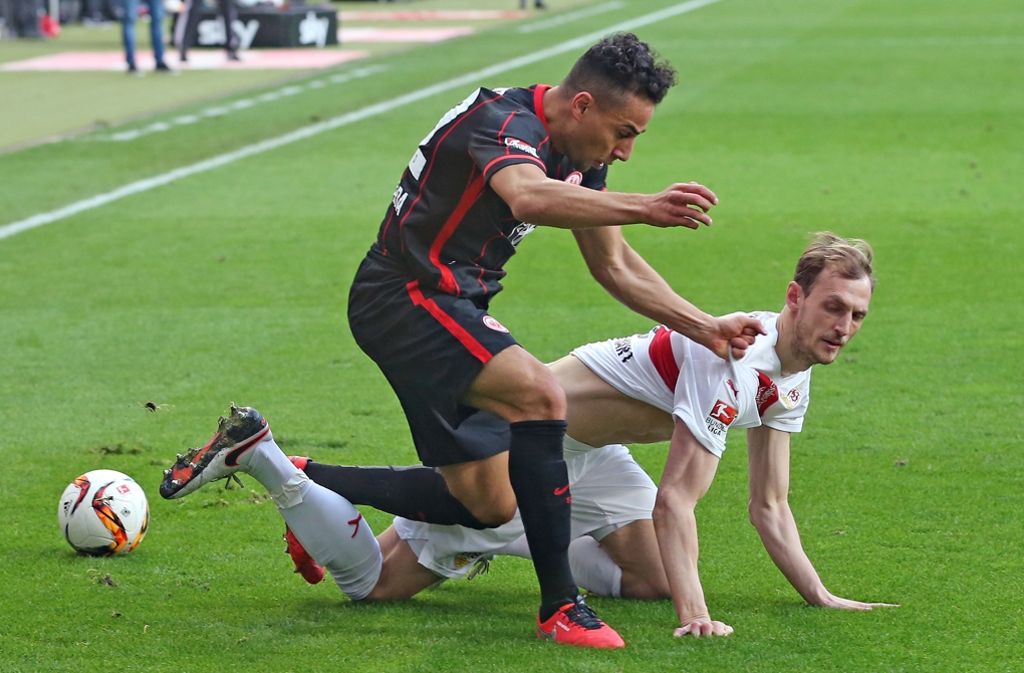 Änis Ben-Hatira kämpfte mit Eintracht Frankfurt erfolgreich gegen den Abstieg aus der Fußball-Bundesliga. Jetzt ist er aber ohne Verein.