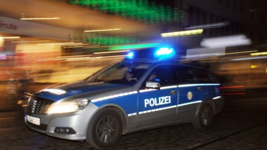 Blaulicht aus Stuttgart: 10. April: Kontrolle über Streifenwagen verloren