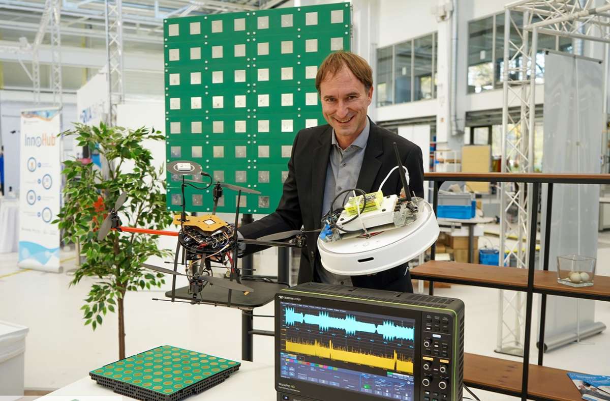 Forscher der Universität Stuttgart wie Professor Stephan ten Brink arbeiten an Algorithmen für die Datenübertragung der Zukunft. Foto: Arena 2036 (z)