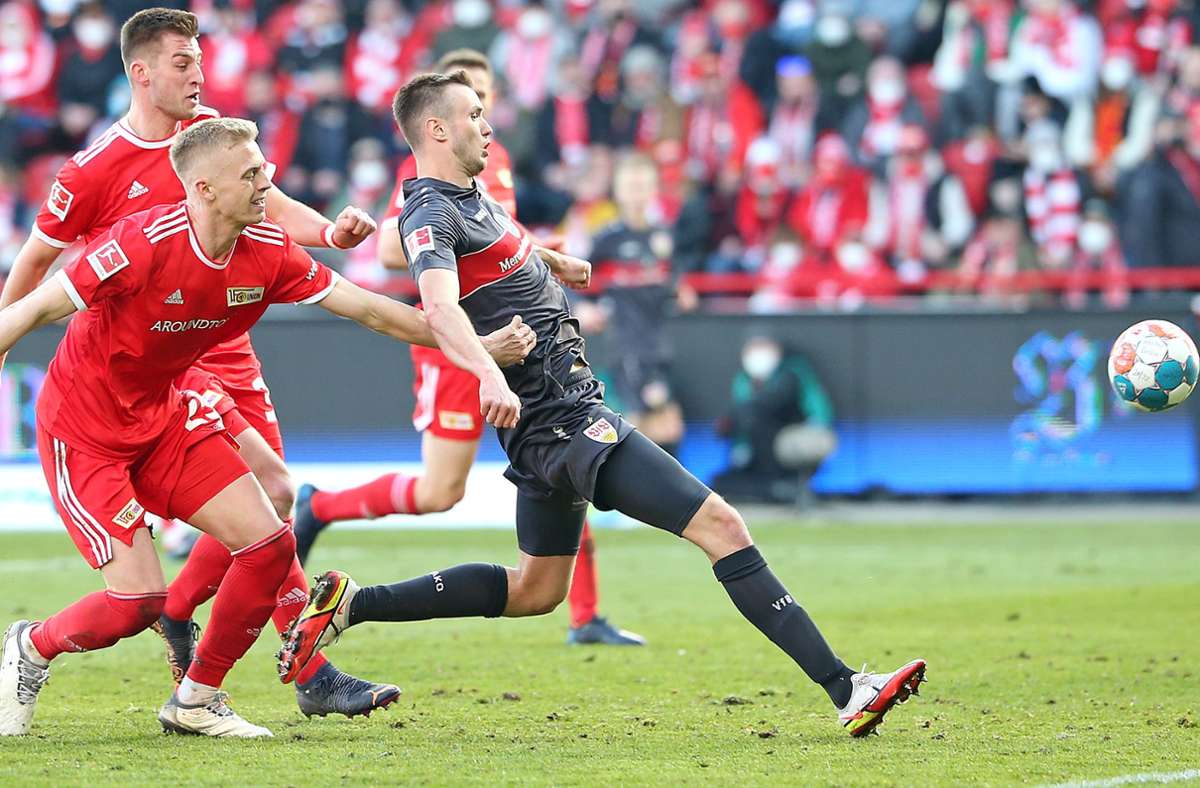 Endlich mal wieder ein Auswärtspunkt am 12. März 2022 (26. Spieltag) – durch einen Treffer in letzter Minute: Union Berlin – VfB 1:1, Torschützen Taiwo Awoniyi (41./Elfmeter), Sasa Kaljdzic (90./re.).