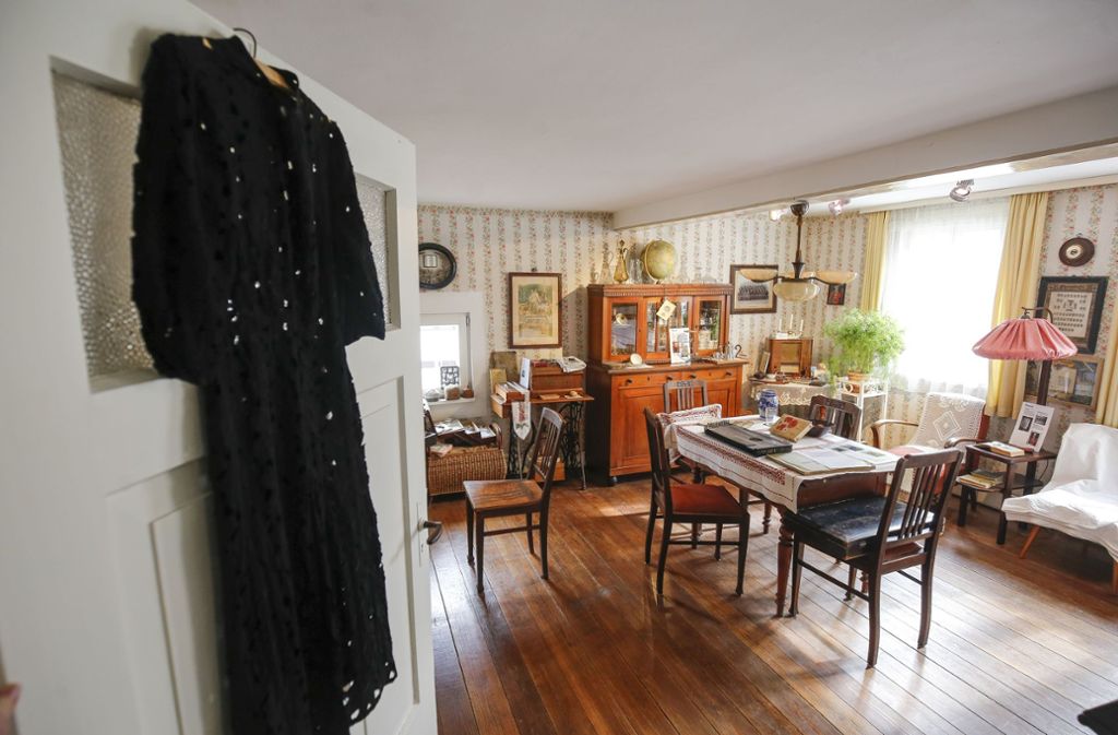 Nebn der Sonderausstellung beherbergt das ehemalige Bauerhaus ein Dauerausstellung mit alten Kleidern...
