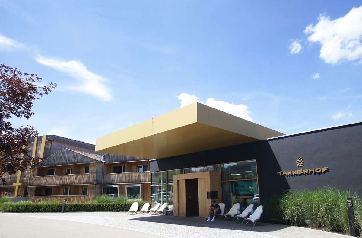 Der VfB ist für die kommenden Tage im Tannenhof untergebracht. In Weiler-Simmerberg im Allgäu trainiert man auf der Anlage des SV Weiler.