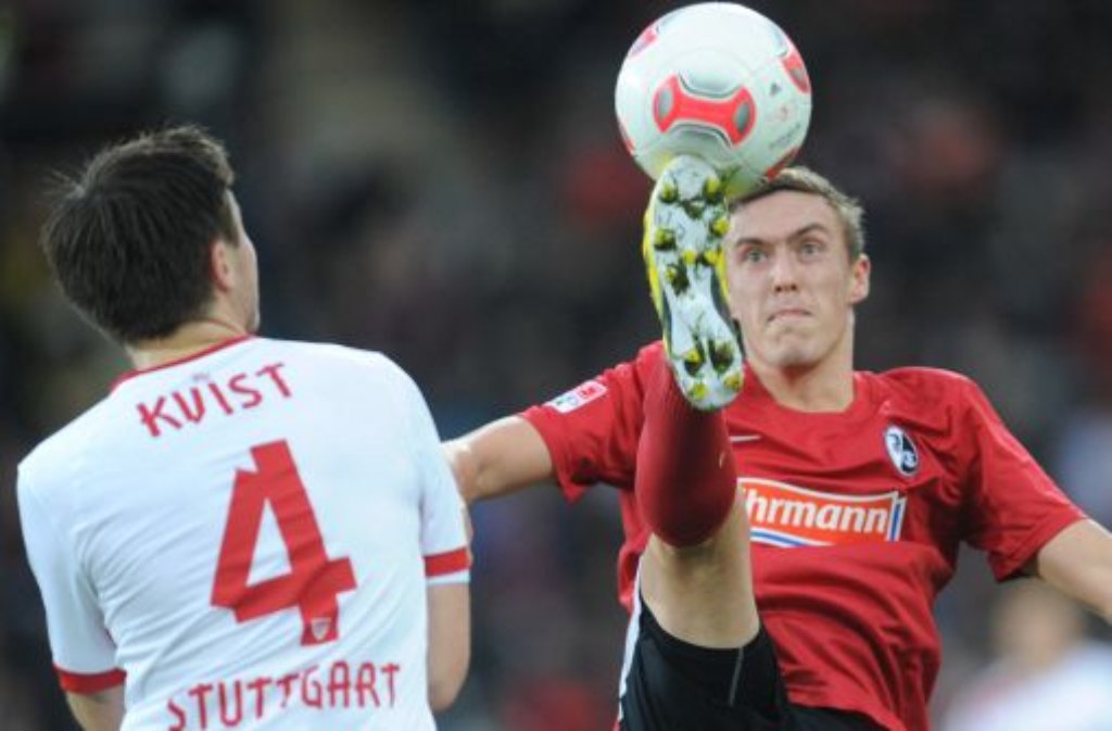 Vom Breisgau an den Niederrhein: Max Kruse (rechts) vom SC Freiburg geht künftig für Borussia Mönchengladbach auf Torejagd. Die Gladbacher zahlen 2,5 Millionen Euro für den Offensiv-Allrounder.