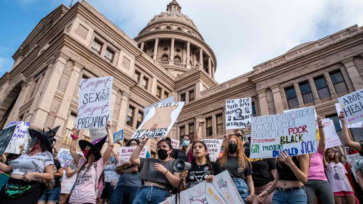  Ein extrem strenges Abtreibungsgesetz in Texas löste in den USA und weltweit Empörung aus. Die US-Regierung griff zu einem drastischen Mittel – und verklagte den Bundesstaat. Nun erzielt sie einen Erfolg. Doch die Freude darüber könnte kurz währen. 